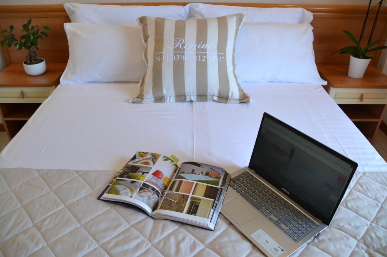 Hotel Apogeo - Breakfast Experience Rimini Esterno foto