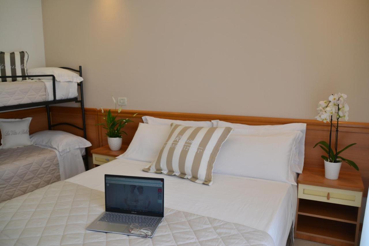 Hotel Apogeo - Breakfast Experience Rimini Esterno foto