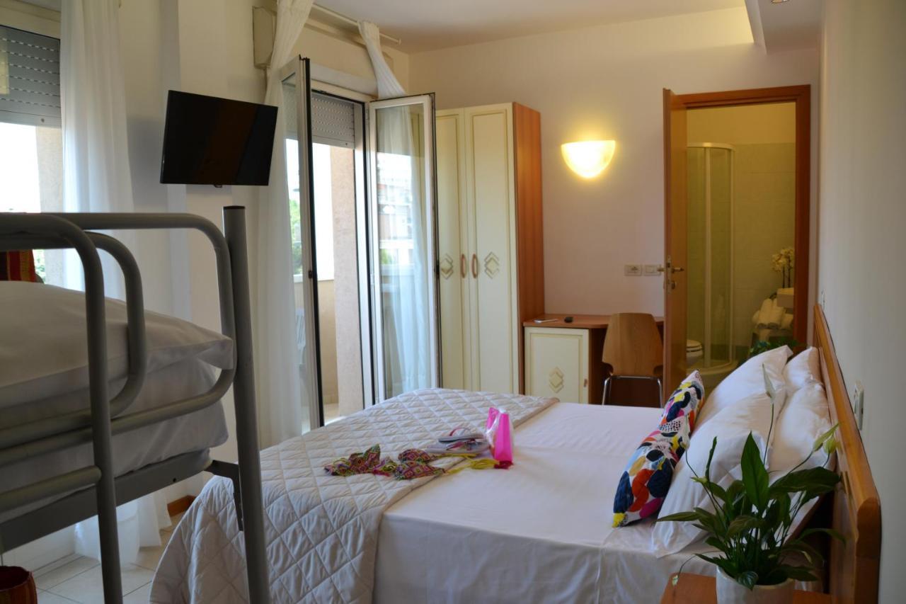Hotel Apogeo - Breakfast Experience Rimini Esterno foto